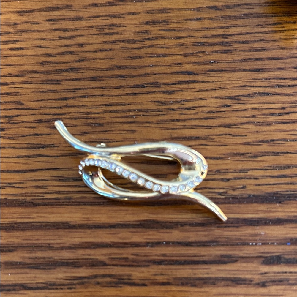 Elegant Gold and Silver Women's Brooch